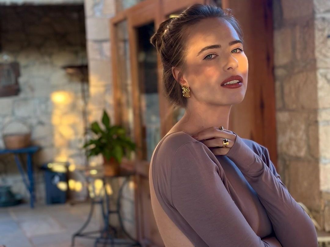 Έχει η Gen Z ανάγκη να την εμψυχώνει κάποιος στο TikTok; Ναι έχει και η Τσιλιμπίου το κάνει καλά