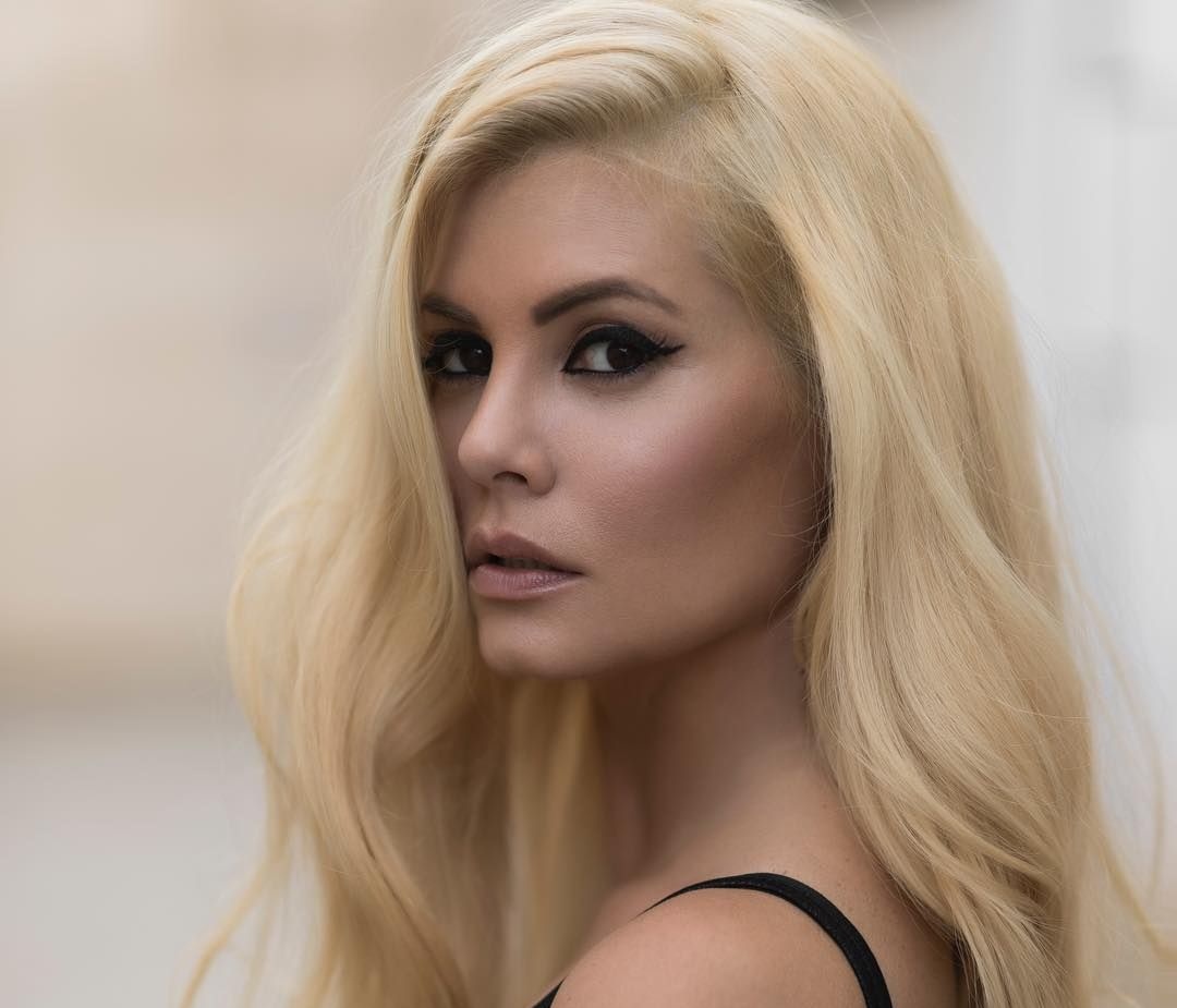 Ισμήνη Αϊβάζη: Η κόρη της Μαρίας Κορινθίου είναι μια κούκλα