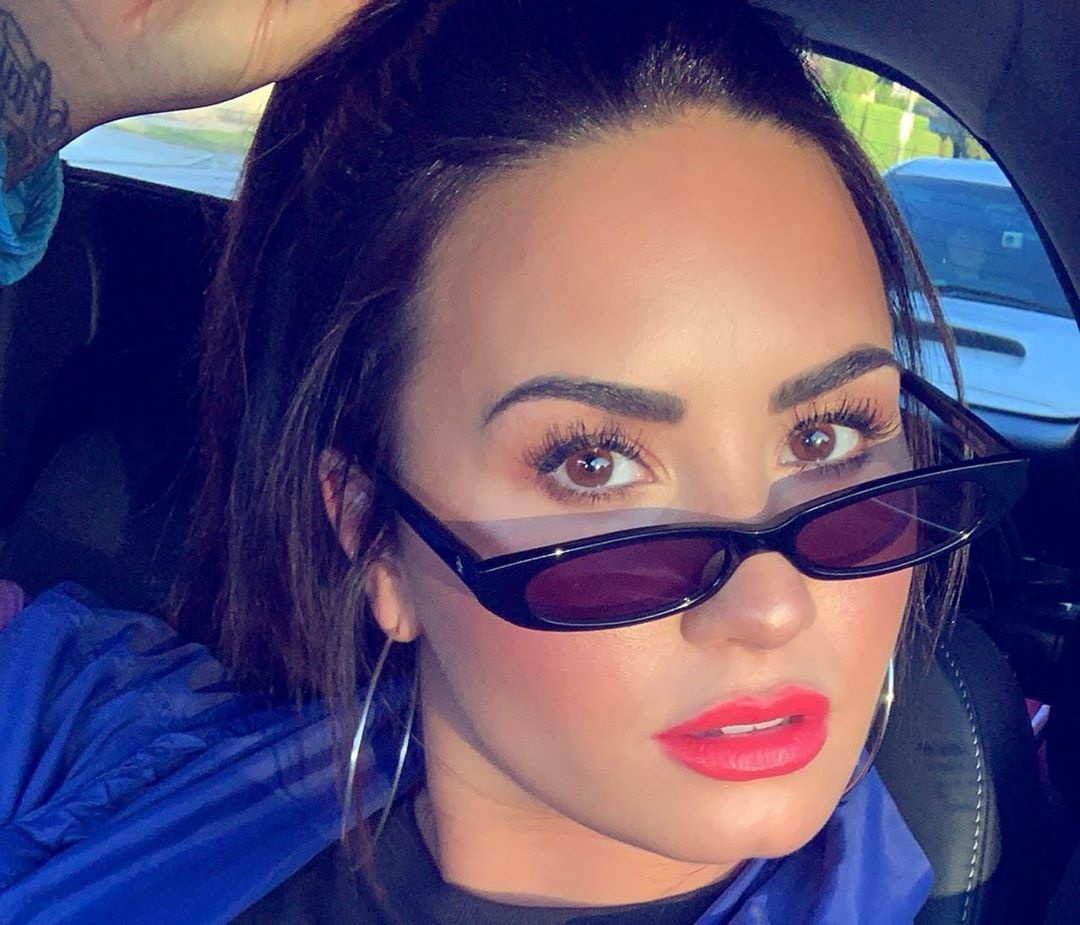 Celebrity Makeover! Η Demi Lovato άλλαξε τα μαλλιά της κι εμείς εγκρίνουμε