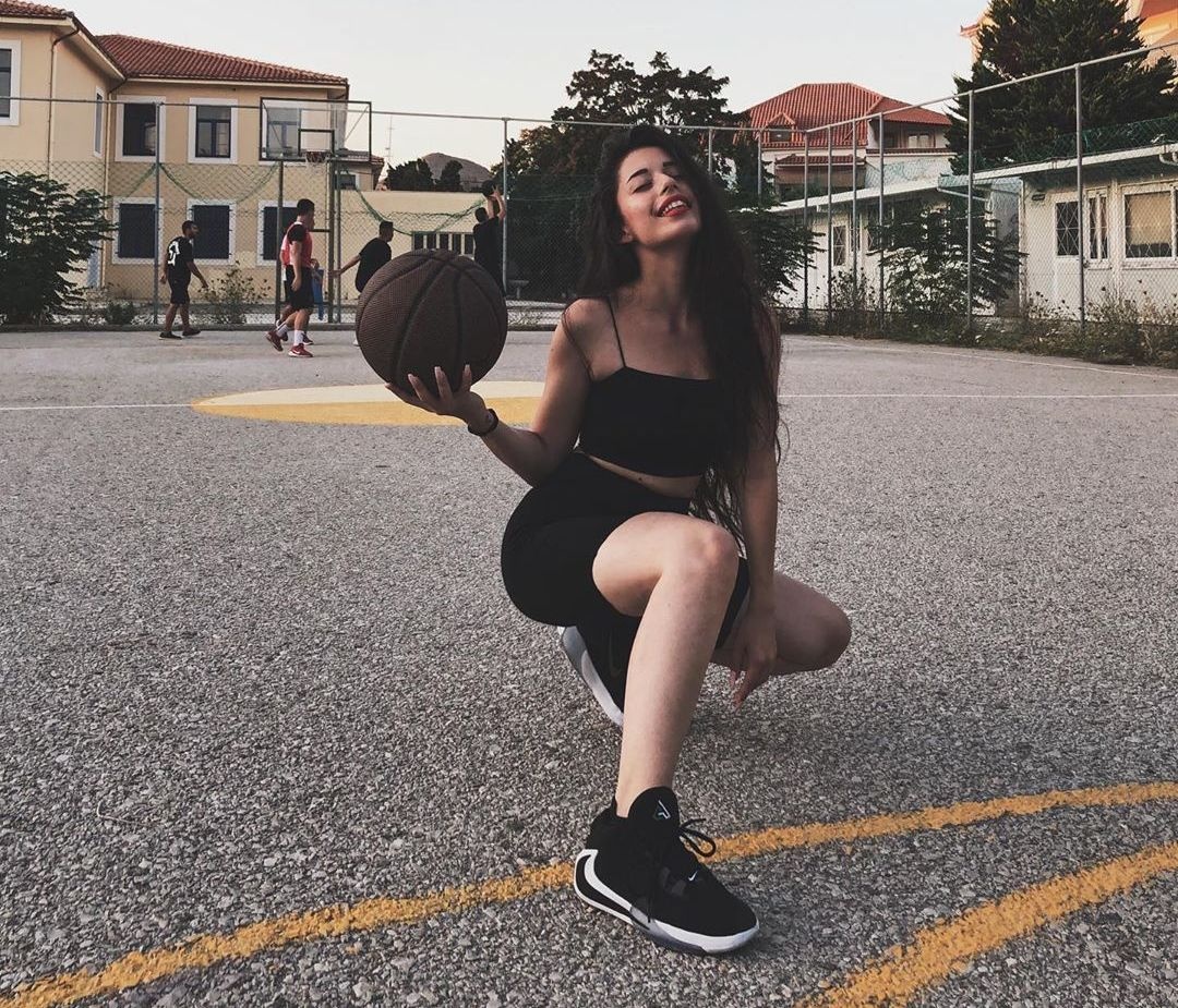 Η Natasha Kay μόλις έκανε το απόλυτο μανικιούρ του Σεπτεμβρίου