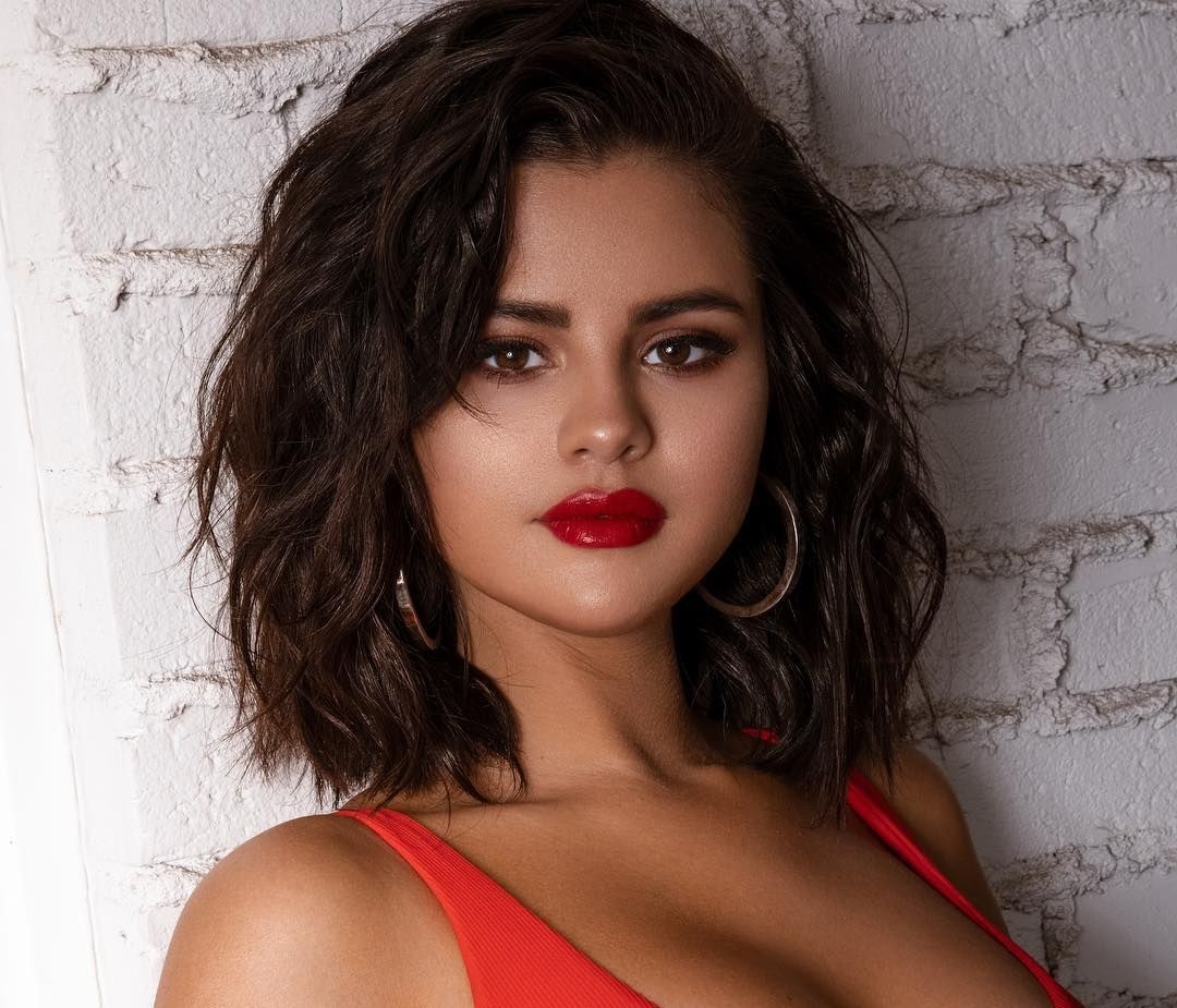 Οι fans της Selena Gomez πιστεύουν ότι έχει νέο αγόρι και μάντεψε ποιος είναι