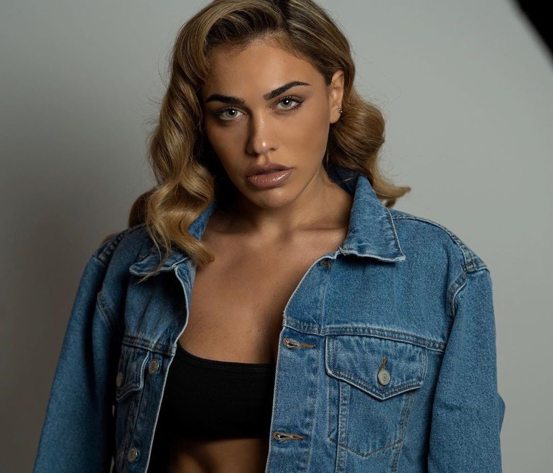 Konnie Metaxa: Κυκλοφόρησε το νέο track «Bye Bye» και στοίχημα θα γίνει το νέο hot trend