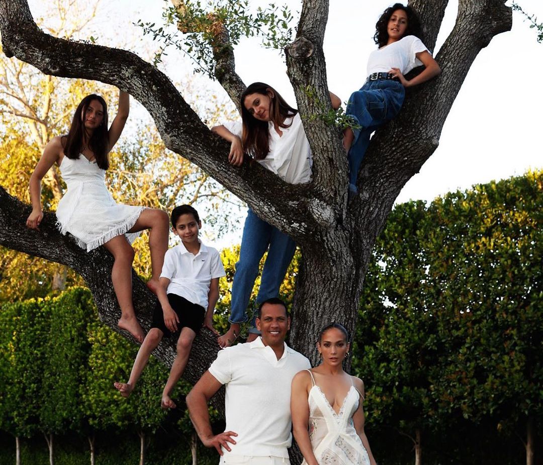 Το σπίτι της JLo και του ARod στο Malibu πουλήθηκε και πρέπει να το δεις