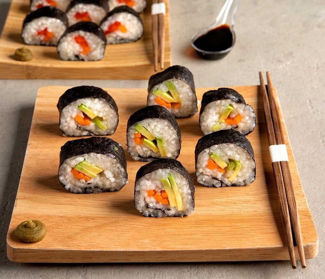 Άκης Πετρετζίκης: Vegan σούσι