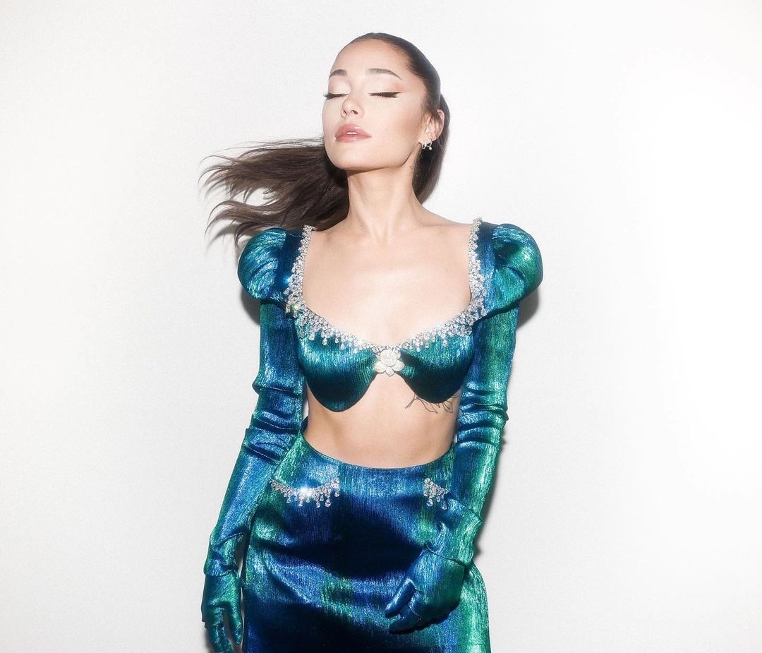 Yesss! Η Ariana Grande ετοιμάζει το δικό της beauty brand και ιδού οι αποδείξεις