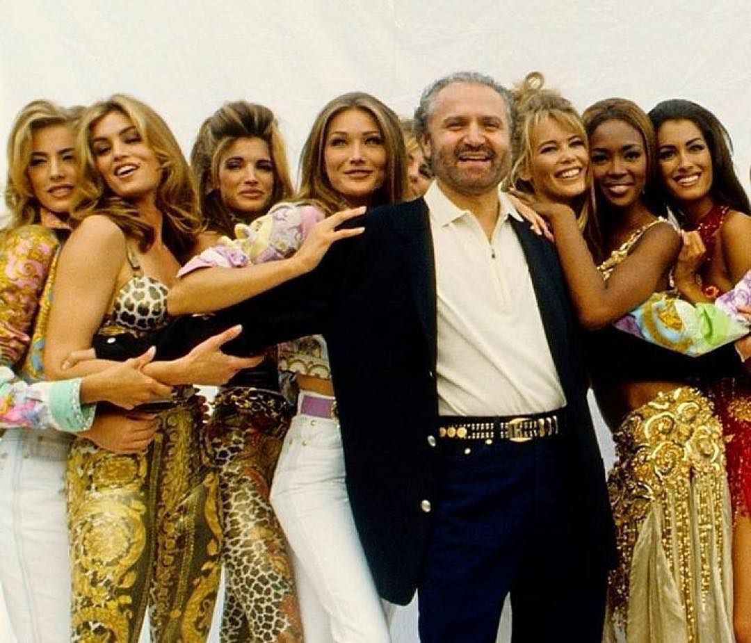 Gianni Versace: Σαν σήμερα δολοφονήθηκε- Οι επικές δημιουργίες, η Donatella και τα δύο πτώματα