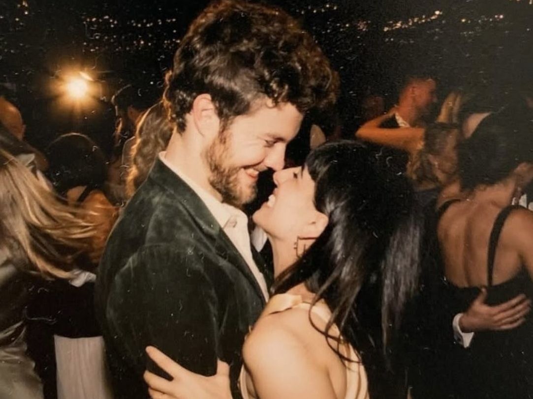 Jack Quaid: Ο γιος των Dennis Quaid και Meg Ryan παντρεύτηκε την Claudia Doumit στην Αυστραλία