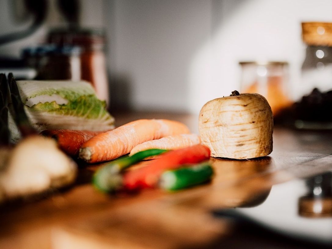 Αν θέλεις να εξελίξεις τα μαγειρικά σου skills, ήρθε η ώρα να βρεις το κατάλληλο μαντολίνο!