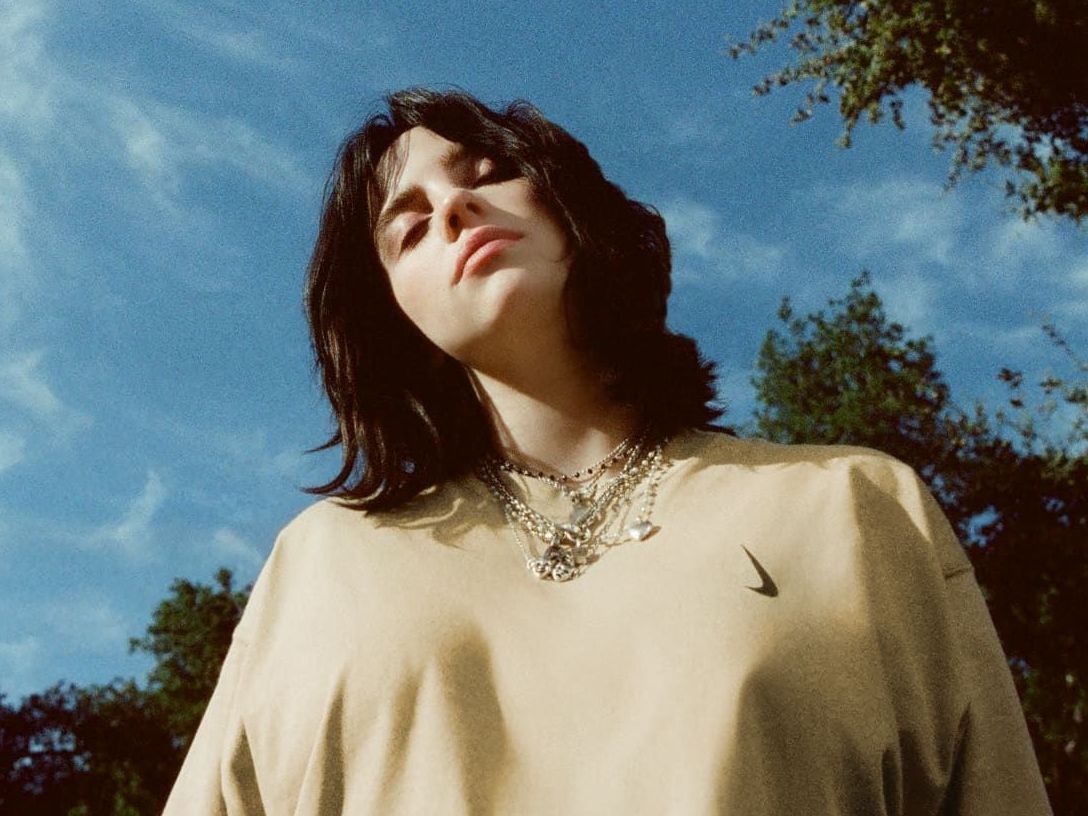 Η Billie Eilish κυκλοφορεί μία νέα capsule συλλογή με την Nike σε sustainable mood