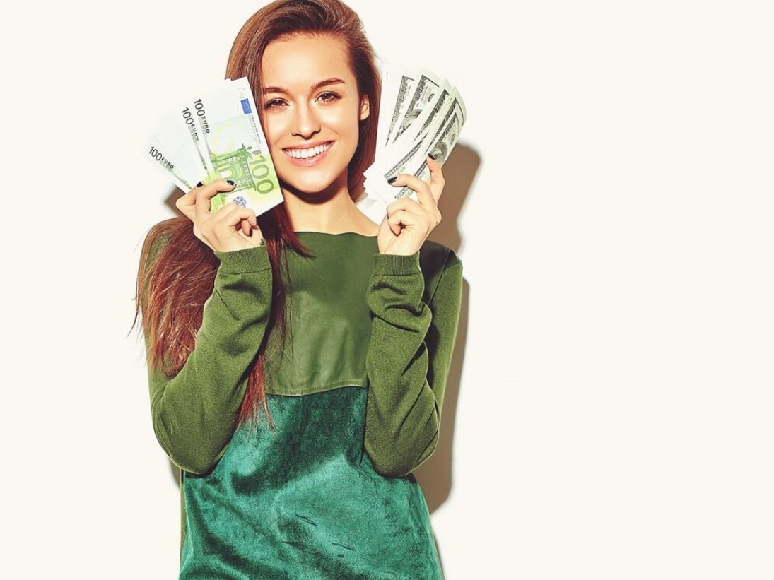 Γιατί ο τρόπος που σκέφτεσαι το χρήμα καθορίζει τις αποφάσεις σου πολύ περισσότερο απ’ όσο νομίζεις