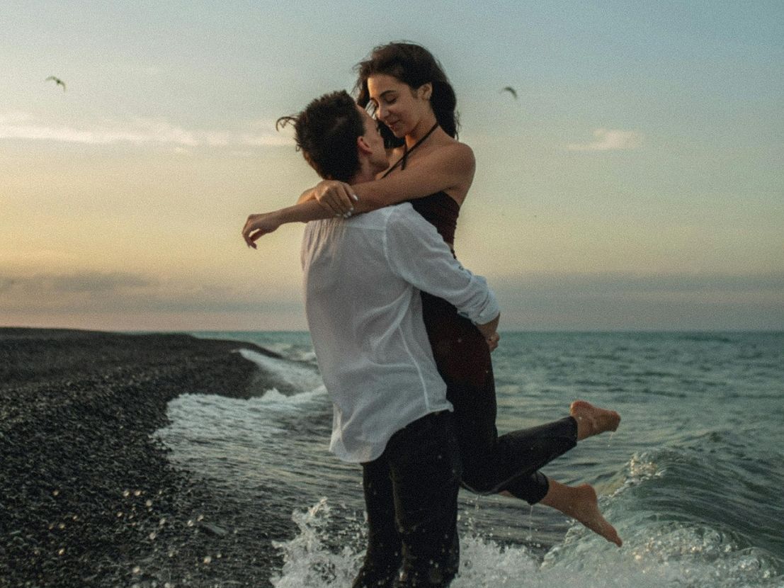 Matchmaker αξίας 60.000 δολαρίων εξηγεί πώς να διαχωρίζεις την αληθινή συμβατότητα από το απλό πάθος