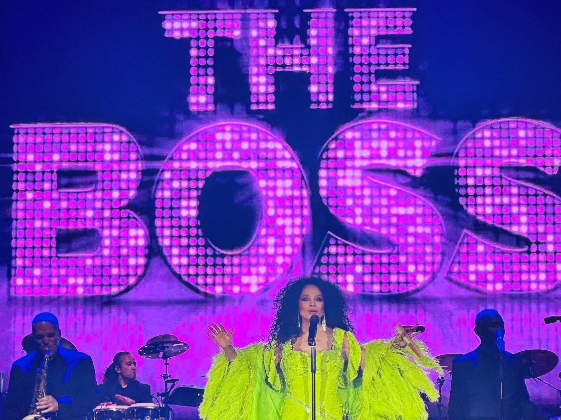 Η Diana Ross απέδειξε στις σχεδόν 2 ώρες της συναυλίας της στην Αθήνα γιατί δίκαια είναι «The boss»