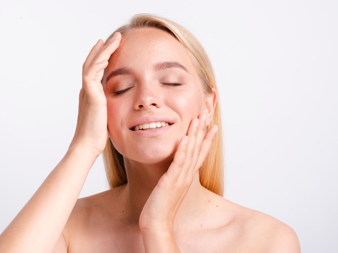 Post-summer skincare: Τα «μυστικά» για λαμπερή επιδερμίδα μετά το καλοκαίρι