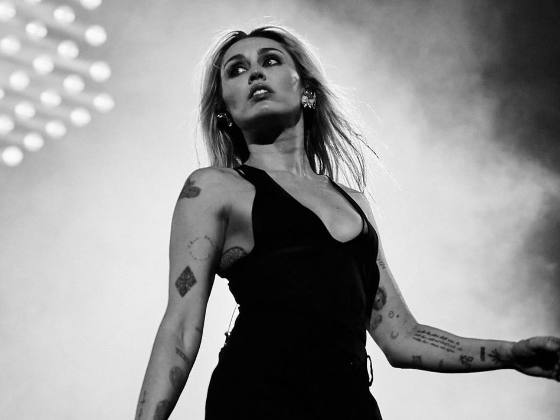 Η Miley απάντησε όπως έπρεπε σε όσους σχολίασαν αρνητικά την πρώτη συναυλία της στο Hollywood Bowl