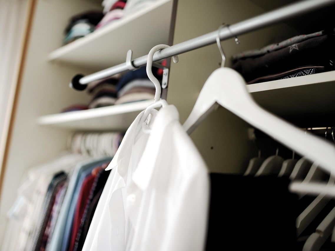 Ο φυσικός τρόπος να διώξεις την υγρασία από την ντουλάπα σου και να μοσχοβολάει, μια και καλή