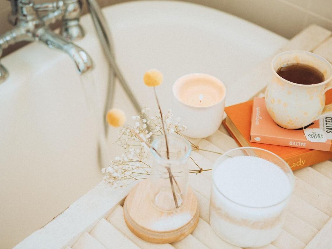 Μούχλα ανάμεσα στα πλακάκια; Οι ειδικοί αποκαλύπτουν την απλή μέθοδο που την εξαφανίζει για πάντα