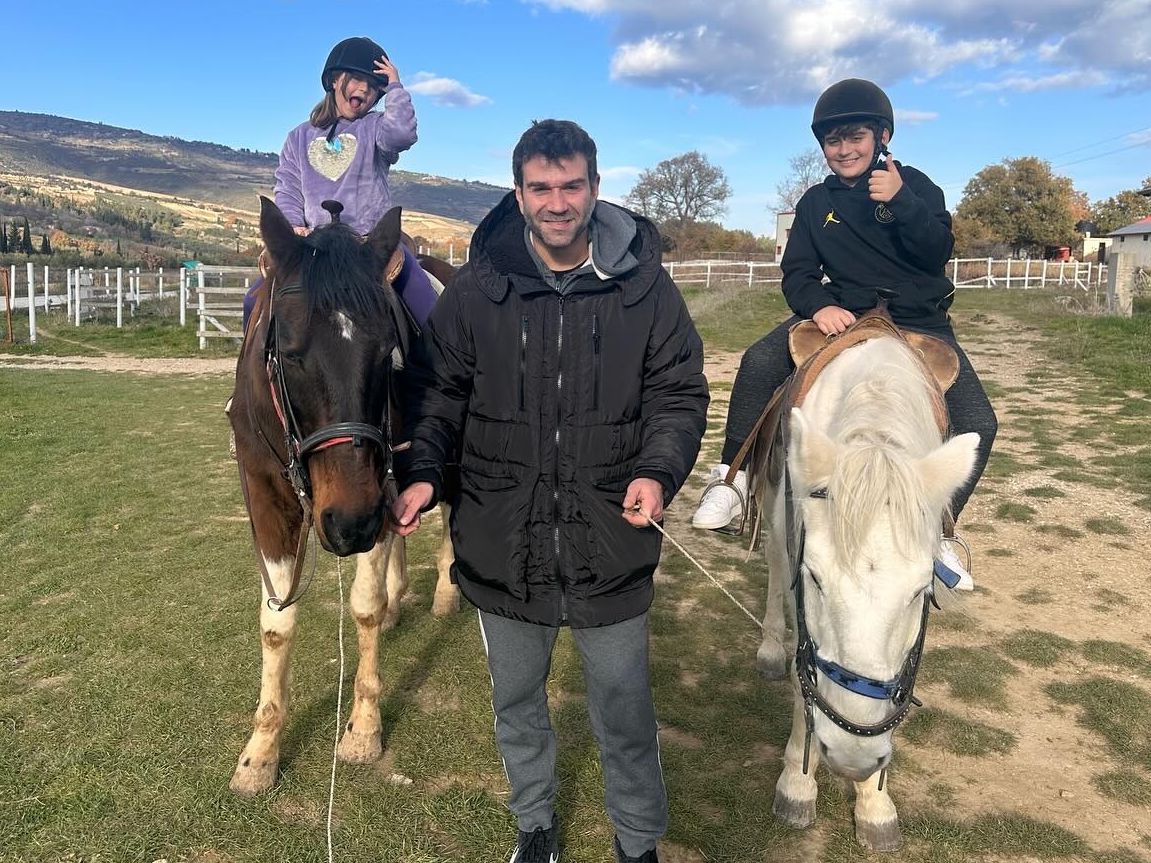 Ο Τάσος Ιορδανίδης έγινε TikToker με τον γιο του και τα πρώτα 2 βίντεό τους έχουν ήδη χιλιάδες views