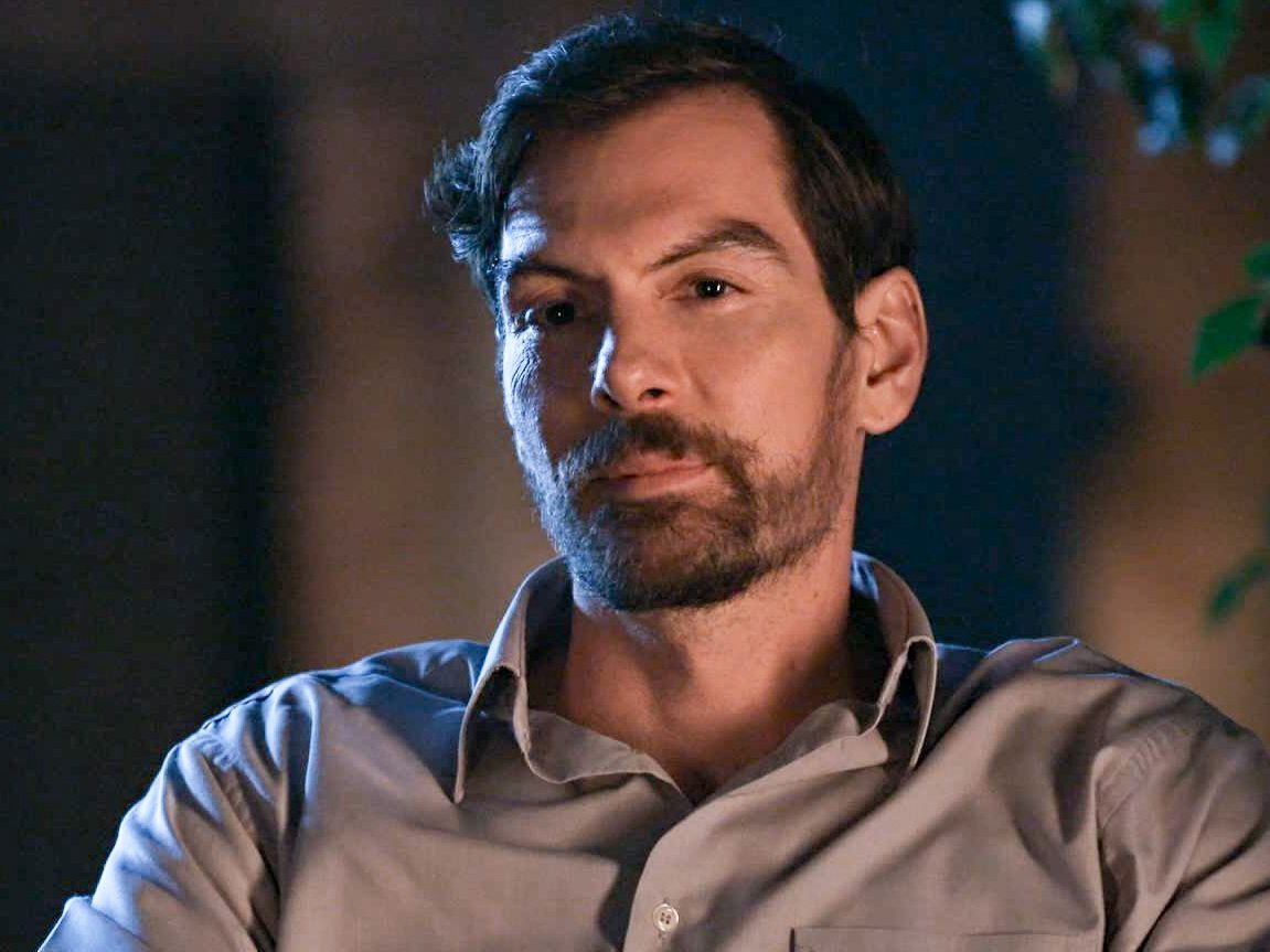 Ανατροπή στο Grand Hotel: Πώς ο Πέτρος ανακαλύπτει τον επίδοξο δολοφόνο του, δηλαδή τον Κόμη