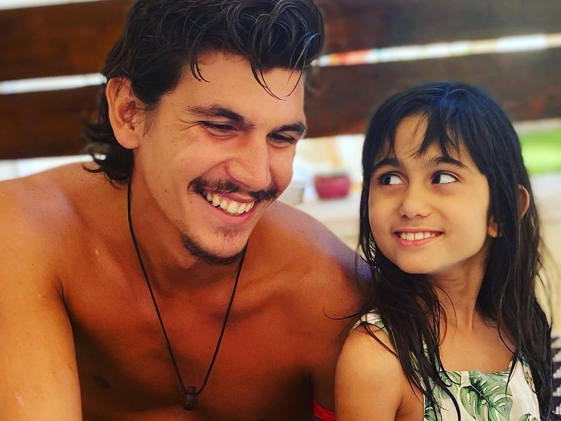 Ο Παύλος Γαλακτερός είναι ο αδερφός που όλες θα θέλαμε να έχουμε