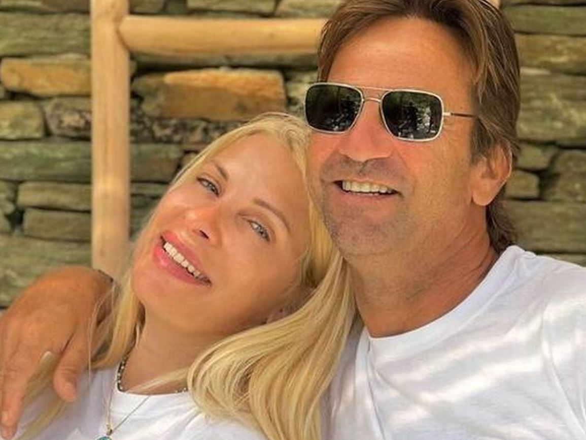 H Ελένη Μενεγάκη διαψεύδει την κρίση στον γάμο της: «Απολύτως ψευδή & ανυπόστατα τα δημοσιεύματα»