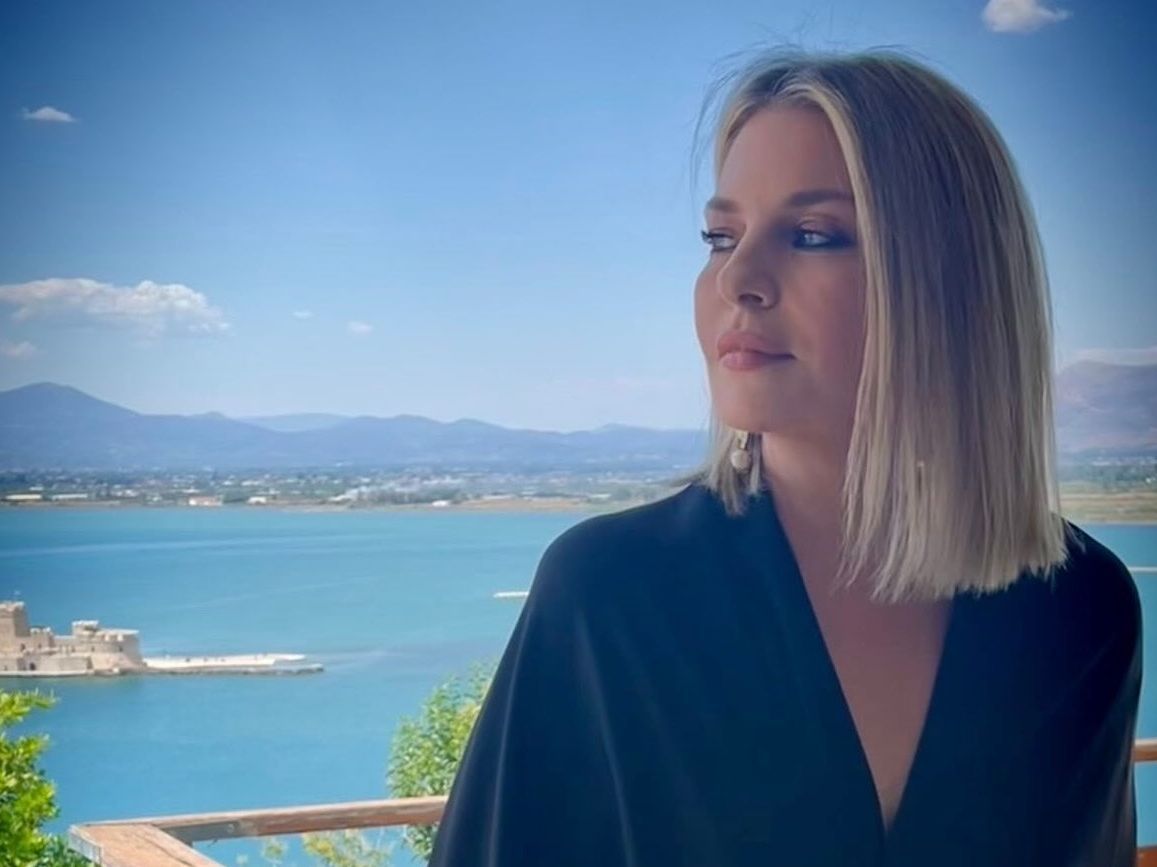 «Να μ' αγαπάς»: Μουτάφη, Ταμπακάκης, Αλεξανδρής με νέο look στην τηλενουβέλα έρωτα και μυστηρίου