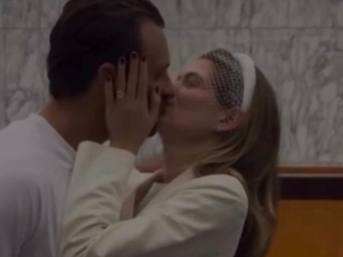 Αμαλία Κωστοπούλου: Ο λόγος που έκανε πολιτικό γάμο και το σακάκι της γιαγιάς της που φόρεσε