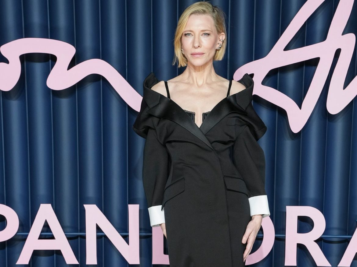 Fashion Awards 2025: Τα looks της βραδιάς και η τρίτη συνεχόμενη διάκριση που σφράγισε το momentum