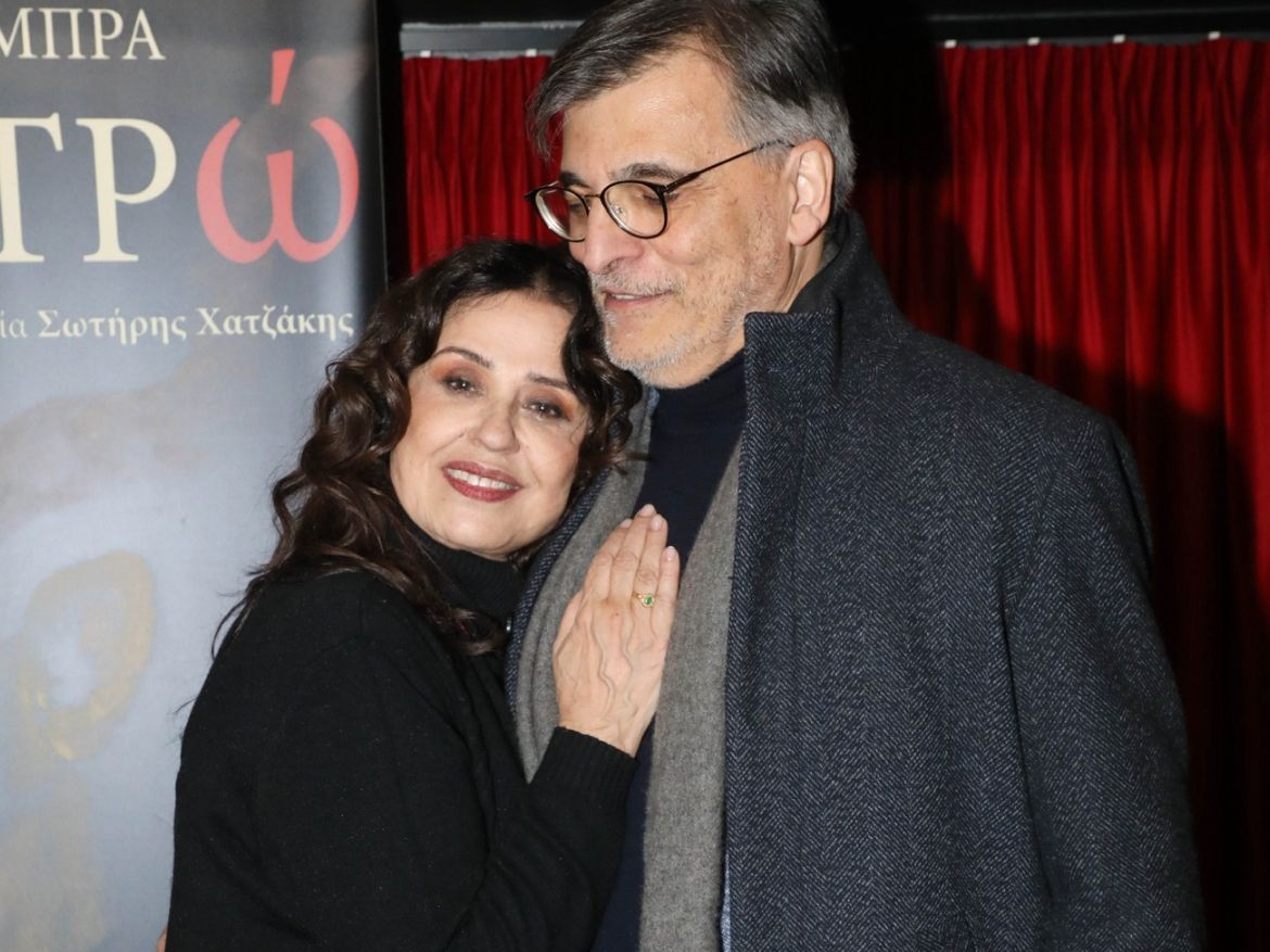 Η εμφάνιση του Γιάννη Βάλβη στην πρεμιέρα της Μαρίας Τζομπανάκη έκρυβε όλη την ουσία της σχέσης τους