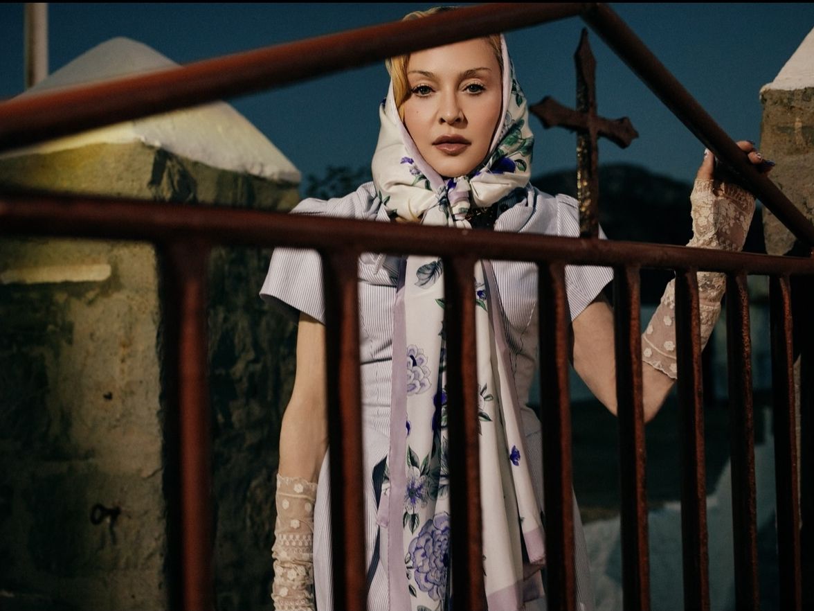 Οι 3 νέες λεπτομέρειες που είχε το Greek summer της Madonna από Κέρκυρα σε Πάτμο & το «s' agapo»