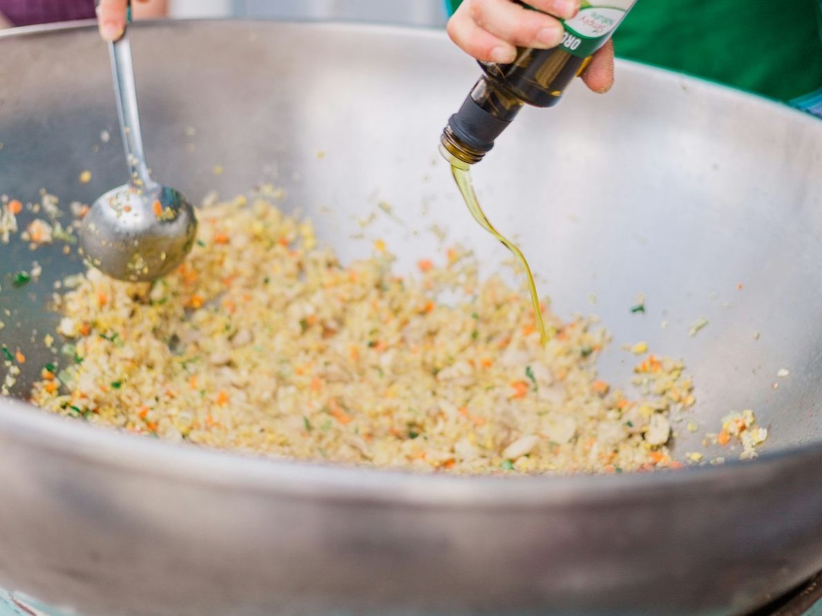 Είναι ασφαλές να ξαναζεσταίνεις το ρύζι ή μπορεί να καταλήξεις στο νοσοκομείο;