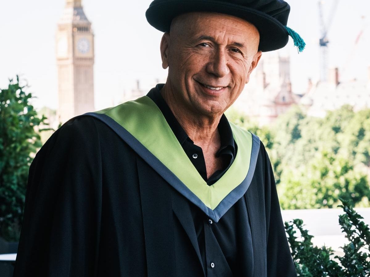 Ο Marco Bizzarri τιμάται για τη συνεισφορά του στην βιομηχανία της μόδας και της πολυτέλειας