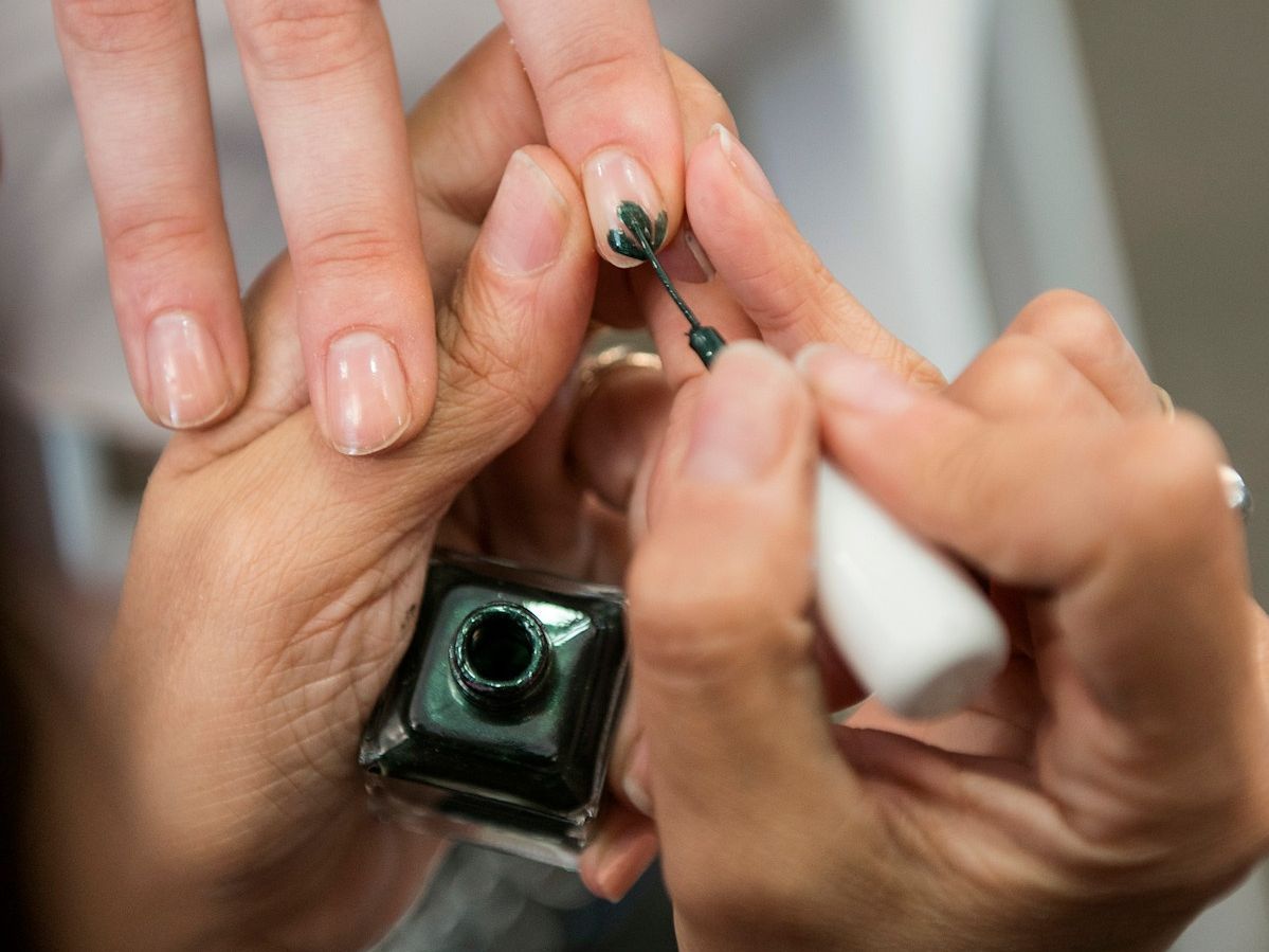 Matcha nails: Η απόλυτη τάση μανικιούρ για άνοιξη – καλοκαίρι 2026