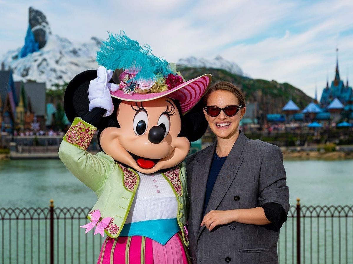 Η Natalie Portman σπάει τη σιωπή της για το 3ο παιδί και εξηγεί πώς βλέπει αλλιώς τα δύο μεγαλύτερα
