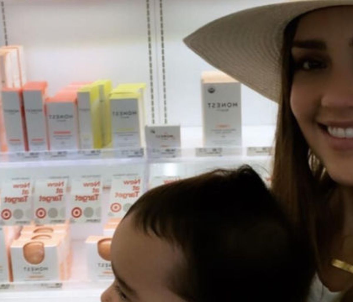 Jessica Alba: Ο γιος της καθώς μεγαλώνει της μοιάζει όλο και πιο πολύ (pics)
