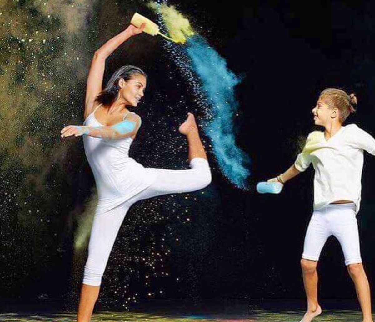 GNTM: Δείτε την παίχτρια που αποχώρησε να ποζάρει με την αδερφή της (pics)