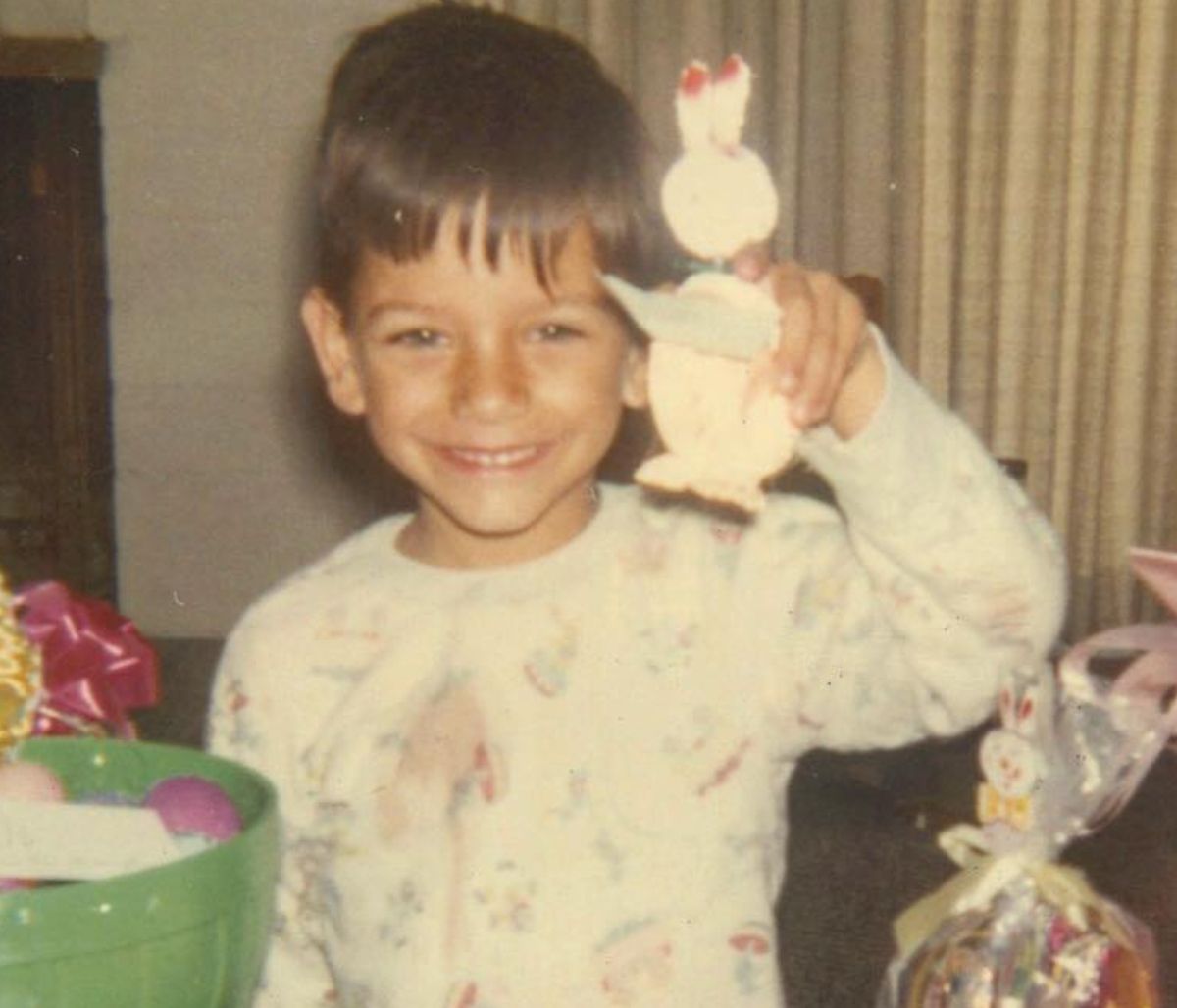 Αναγνωρίζετε τον διάσημο ηθοποιό; Πρόσφατα έγινε μπαμπάς (pics)