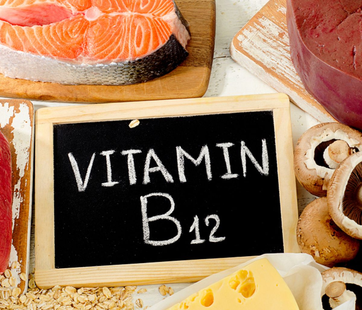 Ανεπάρκεια Β12: Τα συμπτώματα & ποιοι κινδυνεύουν περισσότερο