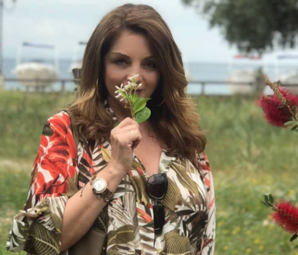 Άντζελα Γκερέκου: Η σπάνια οικογενειακή φωτογραφία με τη μητέρα και τον αδελφό της (pics)