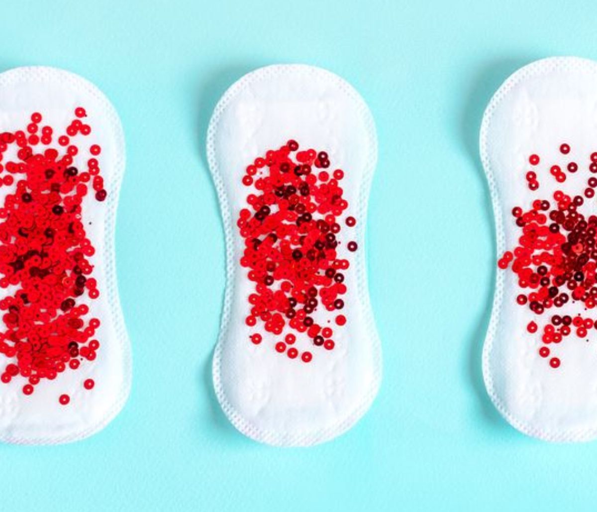 Μηνορραγία ή βαριά περίοδος: 4 συμπτώματα που πρέπει να σας ανησυχήσουν