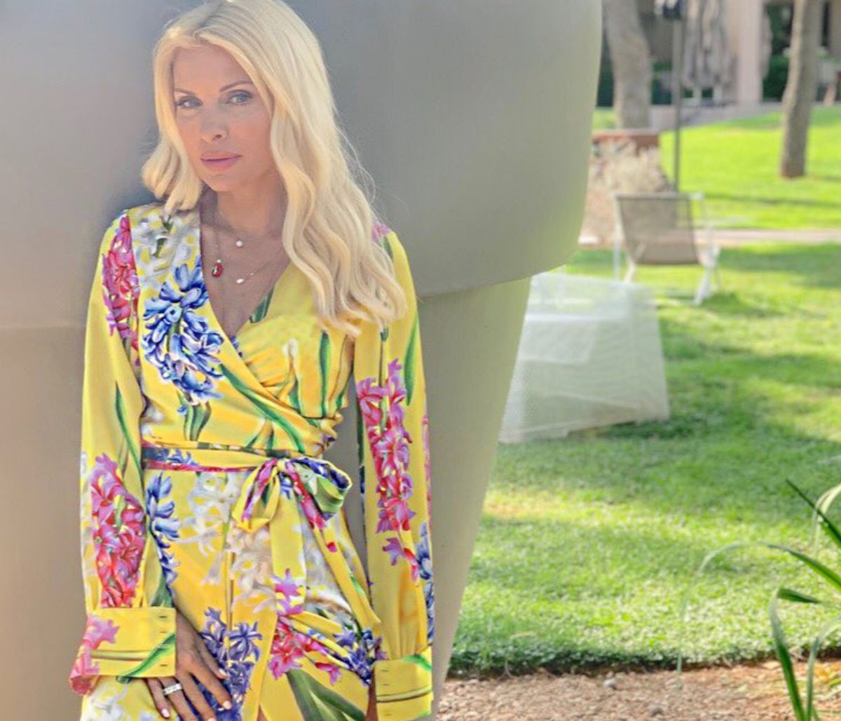 Κι όμως δεν είναι η Ελένη! Η φωτογραφία στο προφίλ του Μάκη και τα σχόλια των διαδικτυακών του φίλων