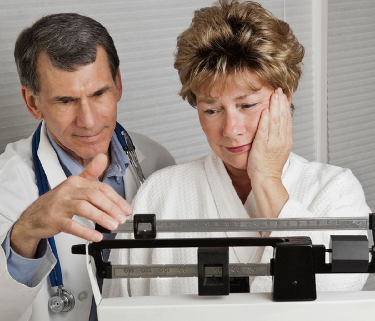 Απώλεια βάρους στην εμμηνόπαυση: Γιατί είναι δύσκολο & πώς θα το πετύχετε (εικόνες)