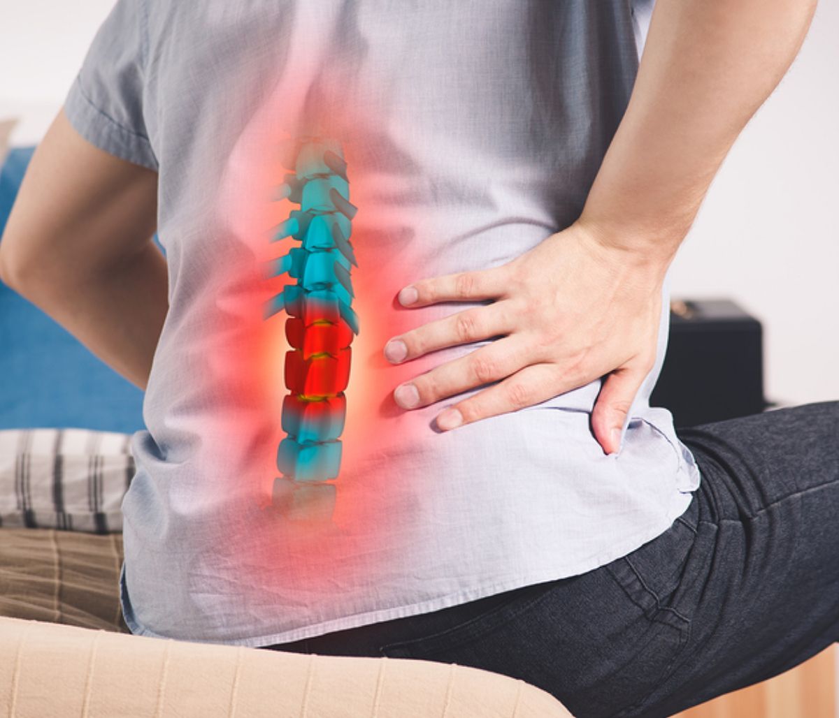Πόνος στη μέση: Πώς θα υποχωρήσει σε 5 λεπτά (video)