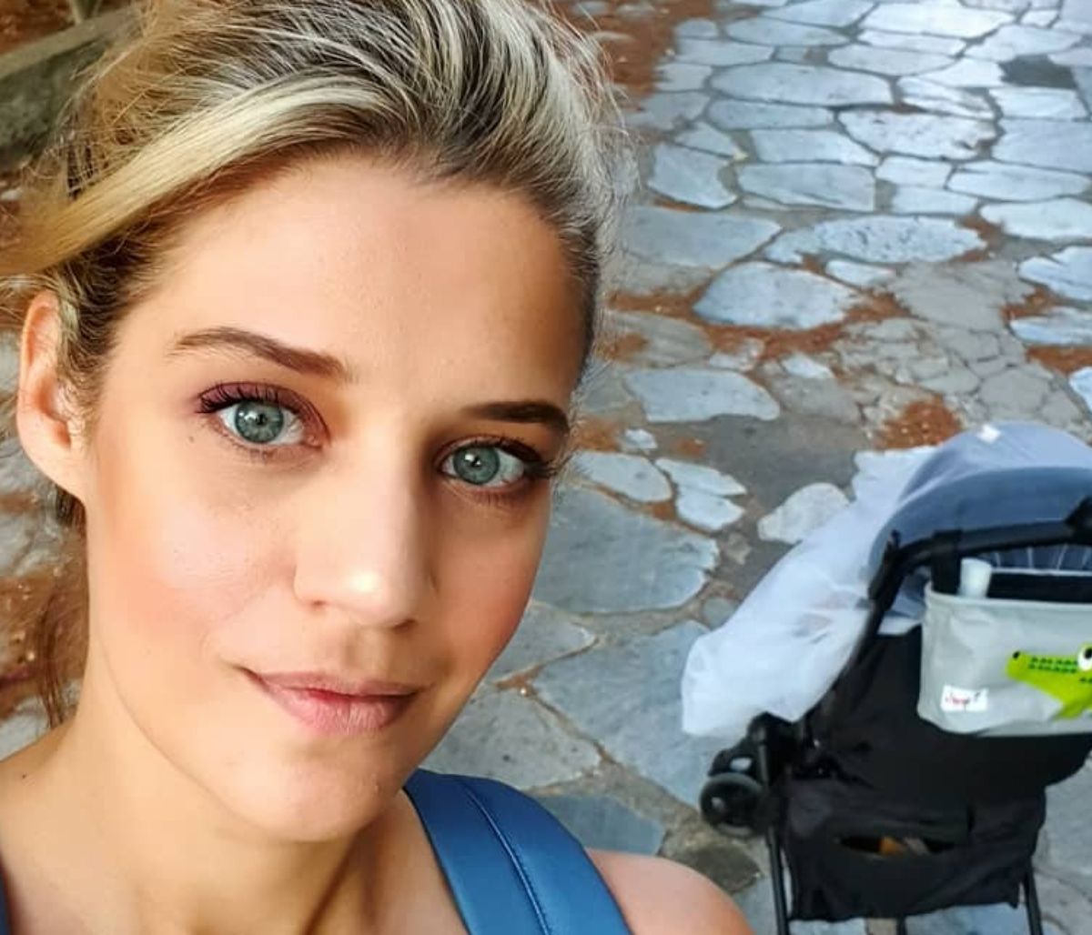 Τζένη Θεωνά: Οι πρώτες φώτο με μαγιό 4 μήνες μετά τη γέννηση του γιου της (pics)