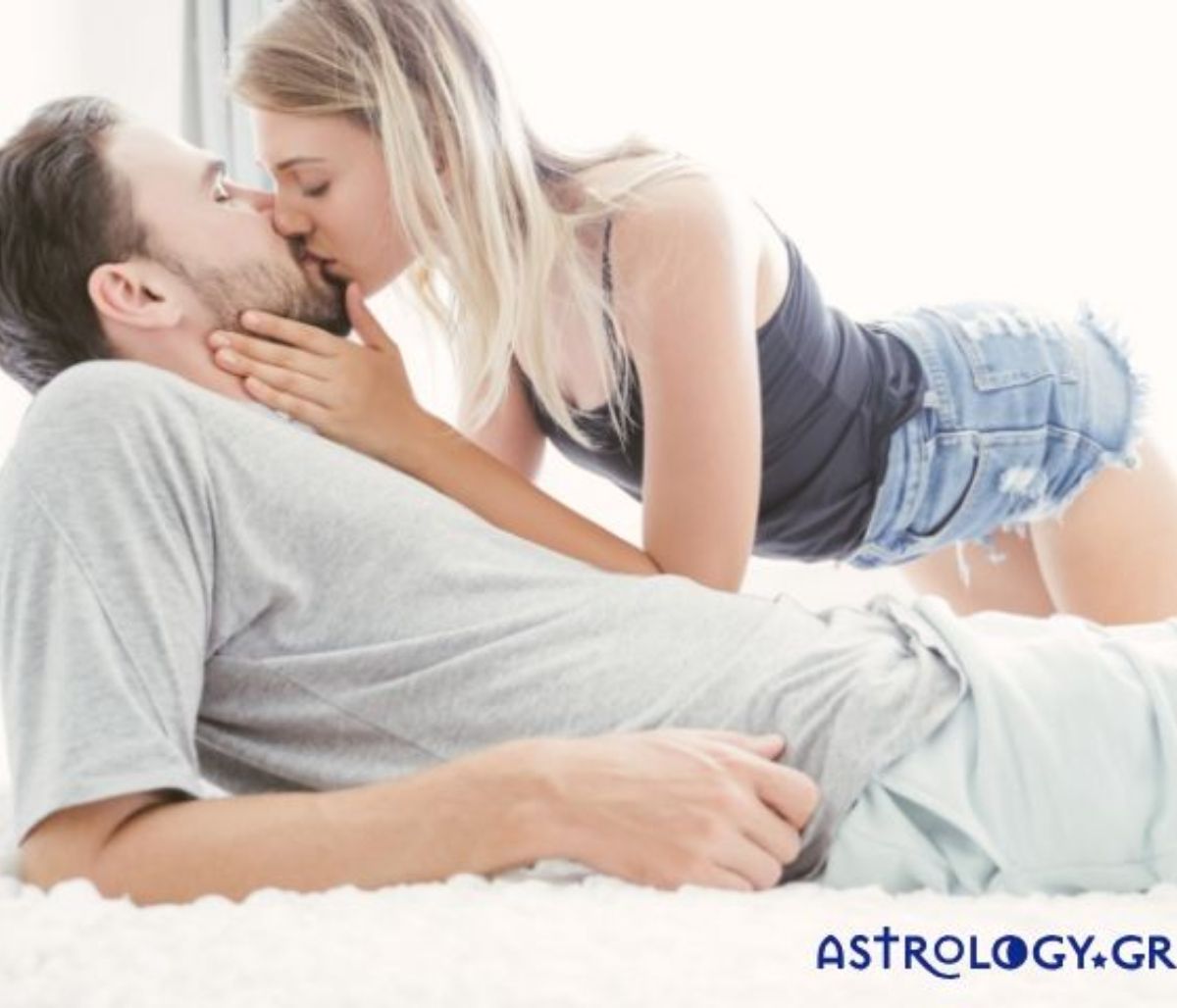 Είδες στο όνειρό σου ότι φιλάς κάποιον; Δες τι σημαίνει αυτό για σένα