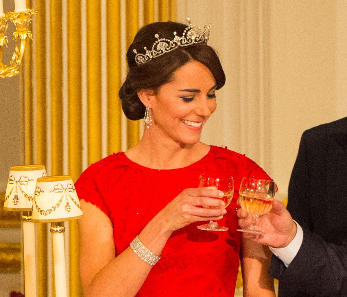 Είκοσι πράγματα που θα συμβούν αν η Kate Middleton γίνει βασίλισσα (vid)