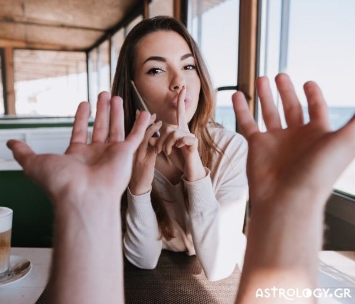 Αυτά είναι τα 4 ζώδια που «χώνουν τη μύτη τους» παντού