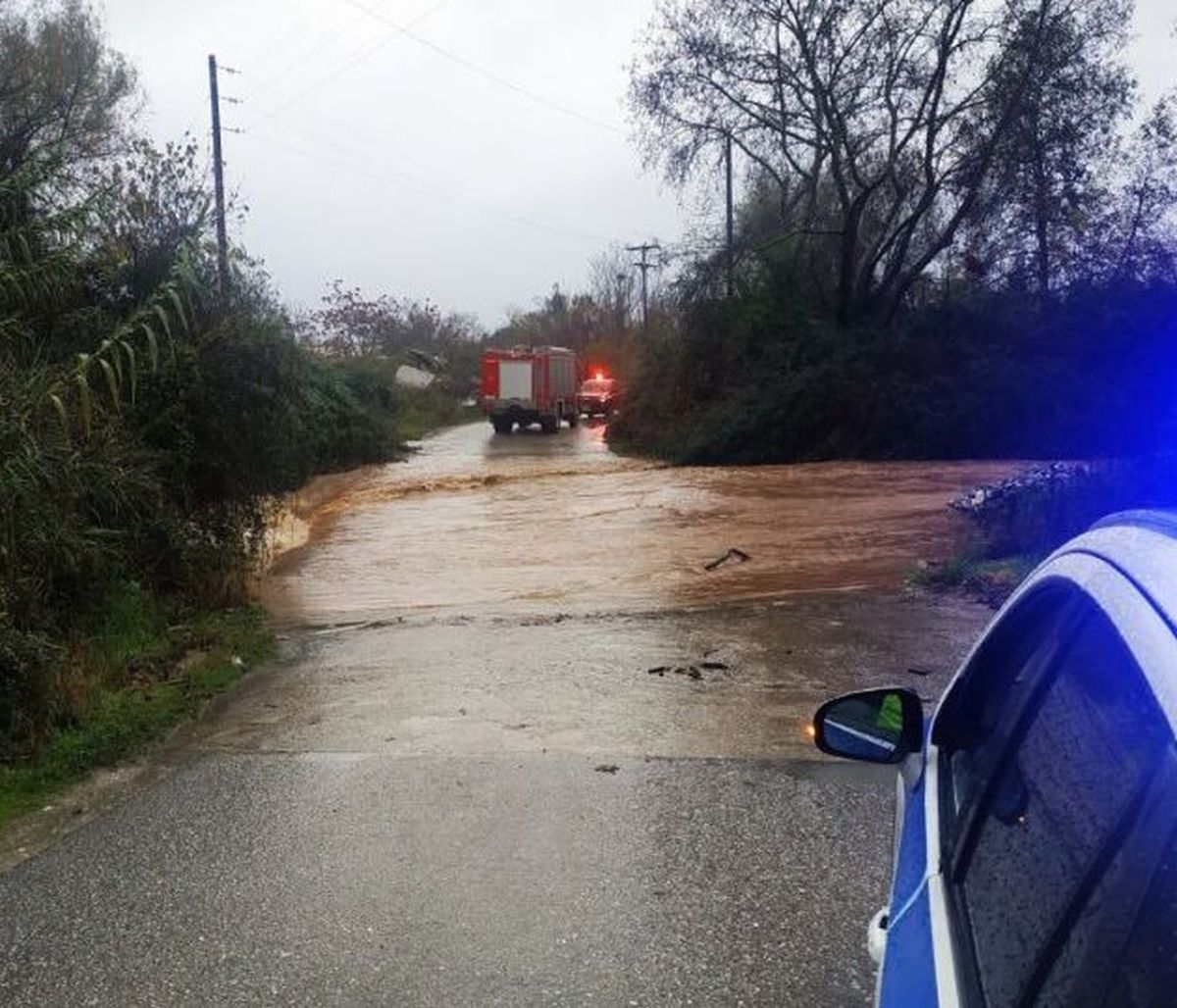 Θρίλερ με αγνοούμενο οδηγό στην Ημαθία - Παρασύρθηκε από ορμητικά νερά (vid)