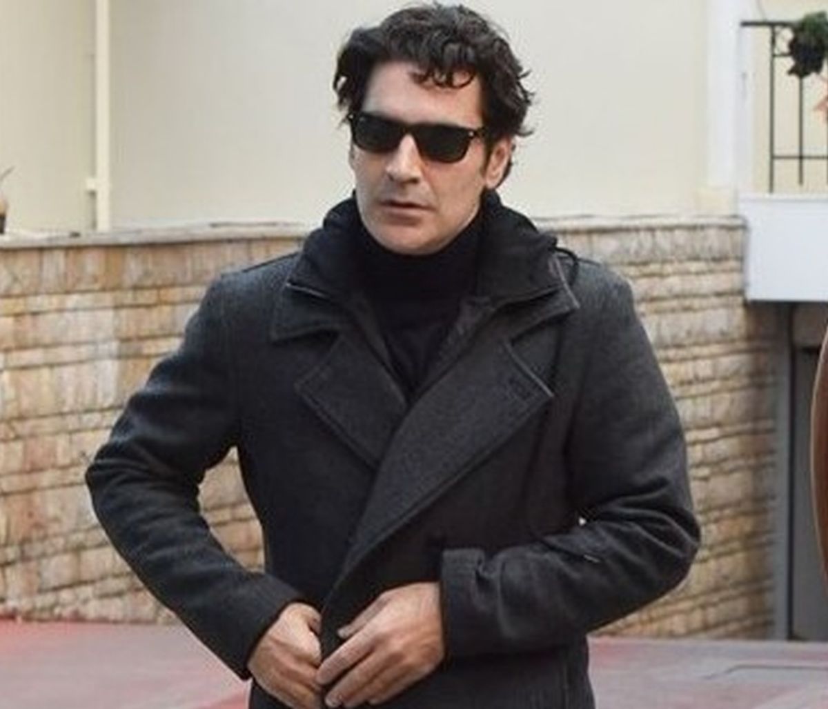 Σαν σταρ του σινεμά! Ο Χριστόφορος Παπακαλιάτης πήγε στην Κηφισιά και δεν πέρασε απαρατήρητος!