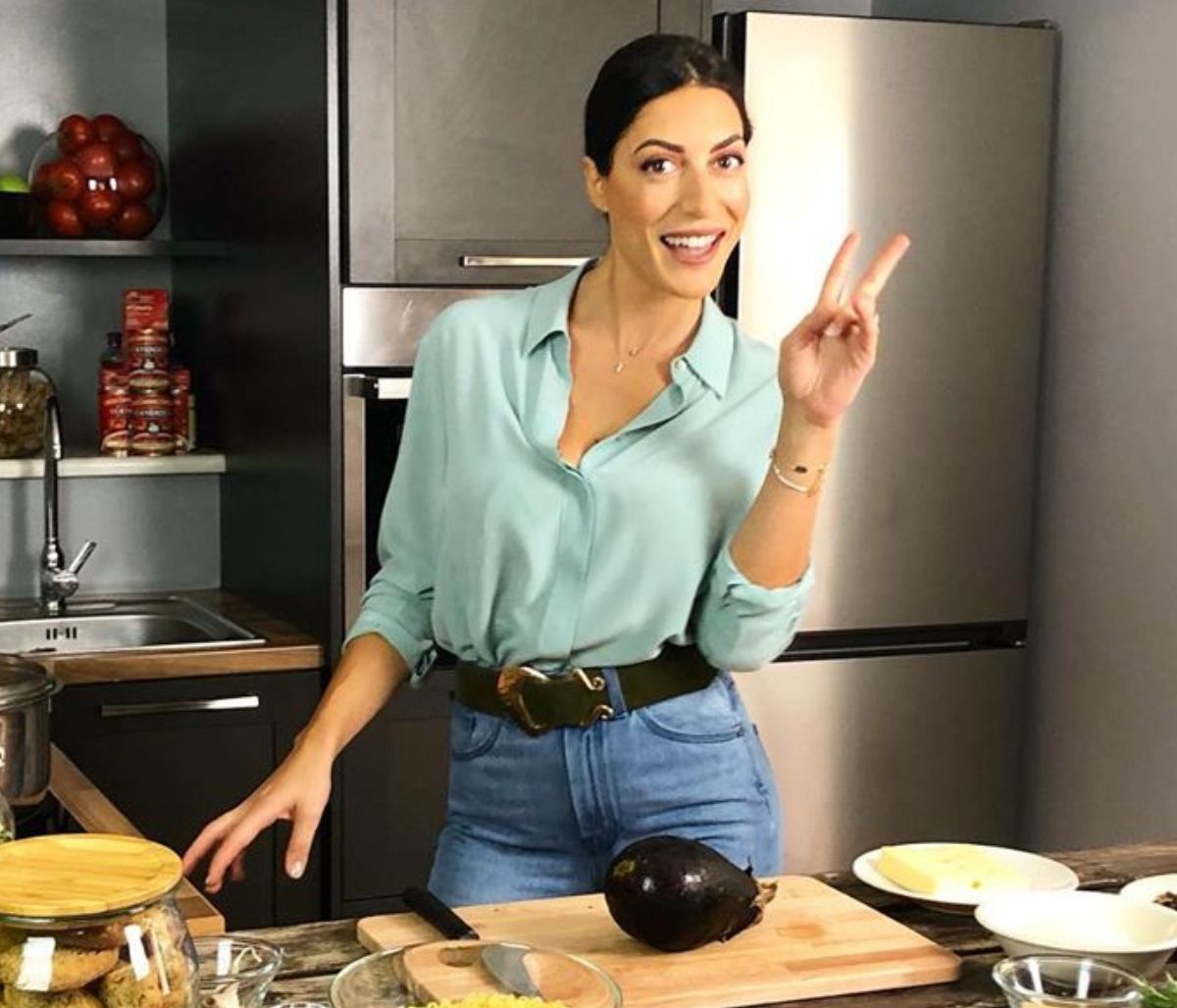 Φλορίντα Πετρουτσέλι: 3 παραδοσιακές συνταγές με ζυμαρικά που έμαθε από τη μαμά της (vids)