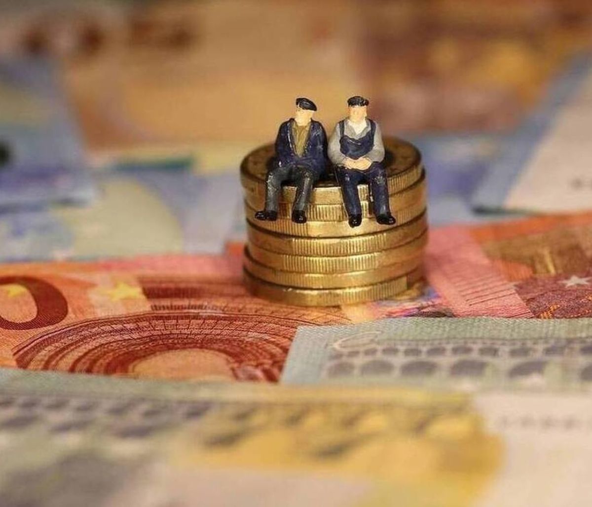 Συντάξεις: Αυτοί θα πάρουν αναδρομικά έως και 9.100 ευρώ (ΑΝΑΛΥΤΙΚΟΙ ΠΙΝΑΚΕΣ)